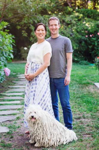 Основатель Facebook сообщил о беременности жены