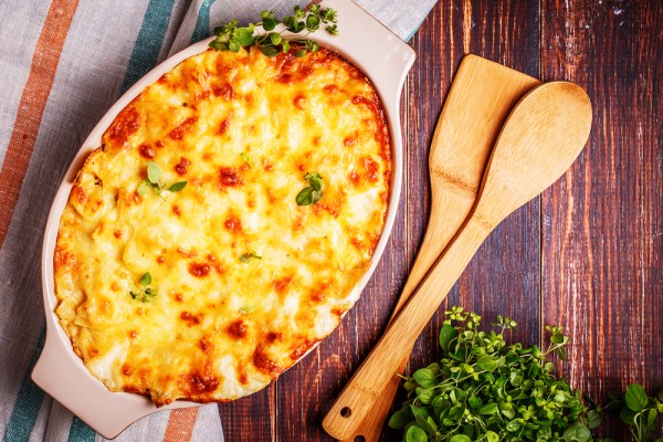 Макаронная запеканка с сыром и ветчиной