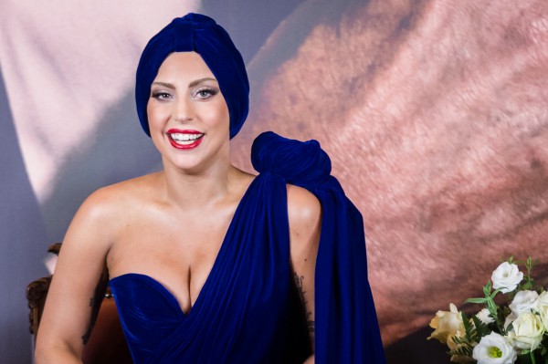 Lady GaGa благословила пару