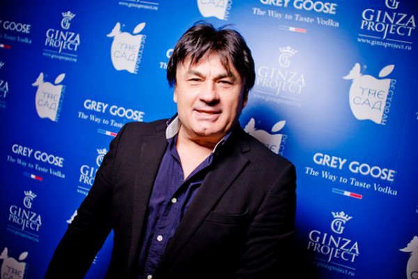 Российский исполнитель Александр Серов