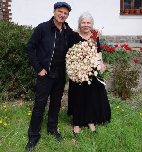 Олег Скрипка с мамой