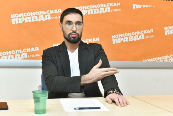 Виталий Козловский объяснил, зачем поехал давать концерт в Москву на 9 мая