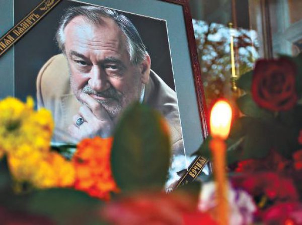 На Байковом кладбище похоронили Богдана Ступку