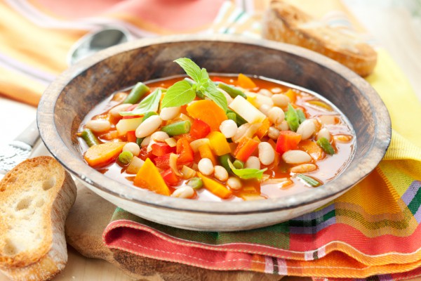 Минестроне: Как приготовить итальянский овощной суп - Кулинарные советы .