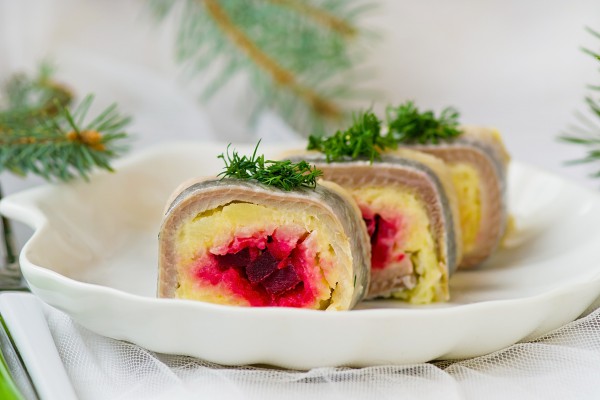 Селедка под шубой с яблоком и яйцом пошаговый рецепт 80