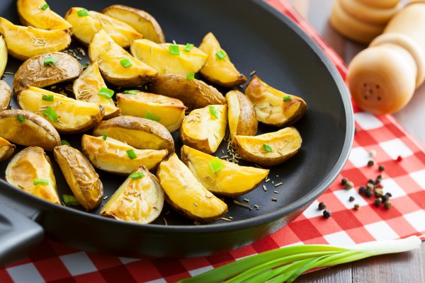 Запеченные картофельные дольки