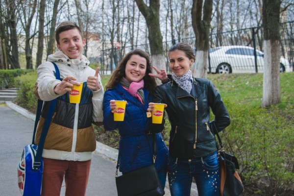 Заряд хорошего настроения от Lipton