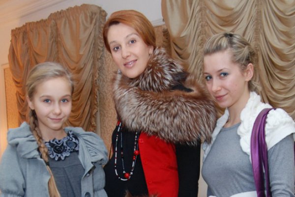С дочерьми Александрой и Анастасией