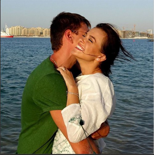 Темникова не скрывает своего мужа, однако не показывает его лицо на фотографиях
