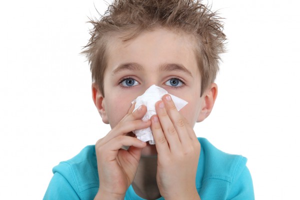 Как промывать нос ребенку