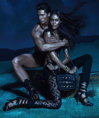 Джоан Смоллс в рекламной кампании Versace