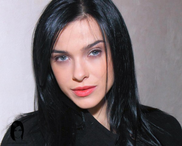 Российская певица Лена Темникова