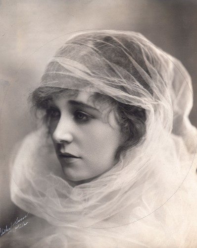 Этель Клэйтон (1882 – 1966), американская актриса немого кино.