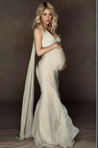 Так выглядела во время беременности певица Шакира