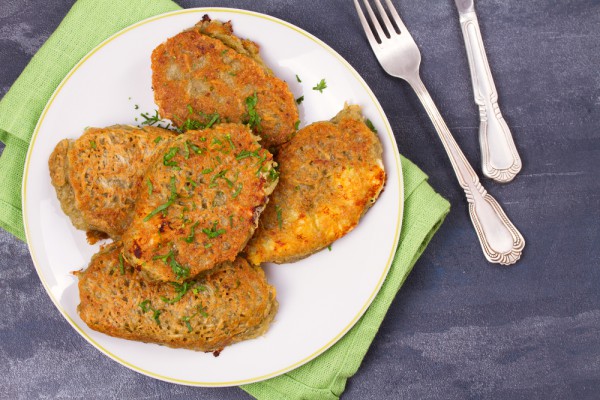 Кабачковые оладьи с сыром фото