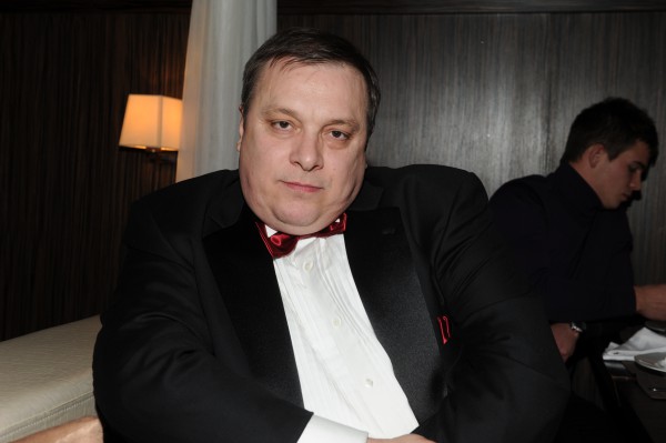 Андрей Разин покусал оператора на съемках программы