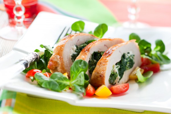 Запеченная курица со шпинатом