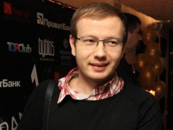 Денис Повалий готовит невесте карьеру в политике