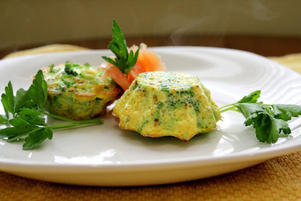 Омлет яичный с овощами — pic 3