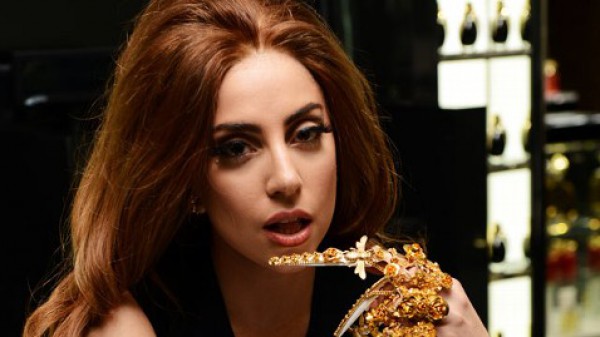 Lady GaGa поправилась: на ней рвутся вещи