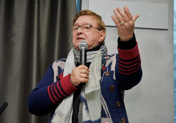 Виктюк перенес спектакли