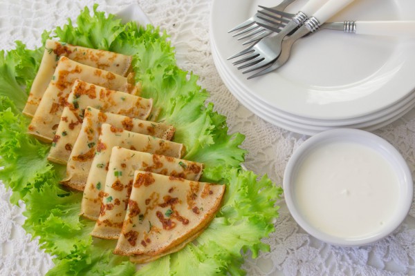 Блины с зеленью и сыром