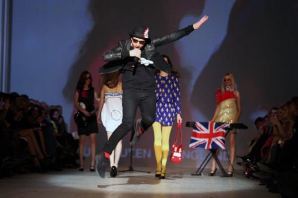 Бритнский дизайнер Филлип Колберт показал яркое шоу на проекте EuroFashion