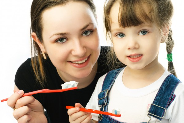 Как правильно детям чистить зубы