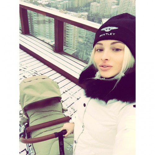 Елена Шишкова рассказала о своем отношении к материнству