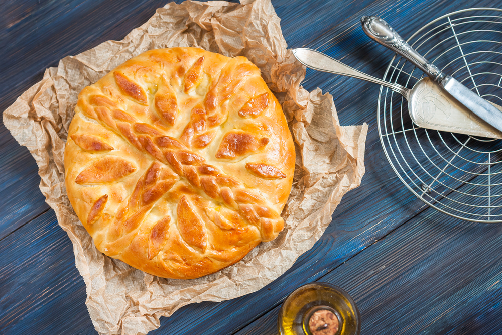 Открытый пирог с курицей и грибами из дрожжевого теста рецепт с пошагово Открытый пирог с курицей и грибами из дрожжевого теста рецепт с пошагово