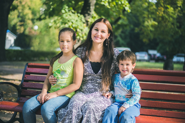 Леся воспитывает двух малышей – 9-летнюю дочь и трехлетнего сына