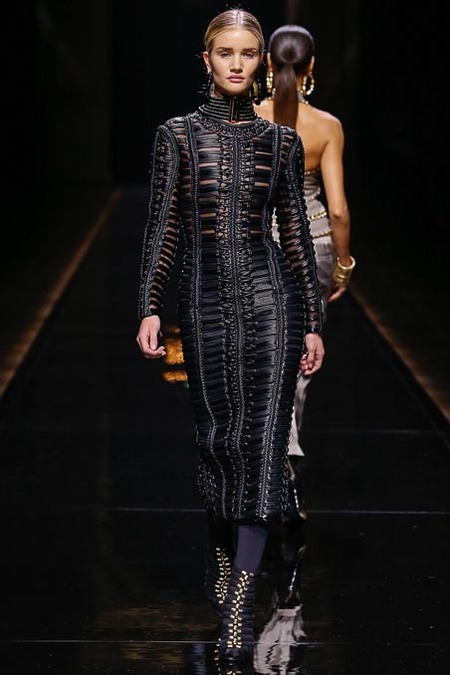 Плетеные из кожи платья стали изюминкой свежей коллекции Balmain