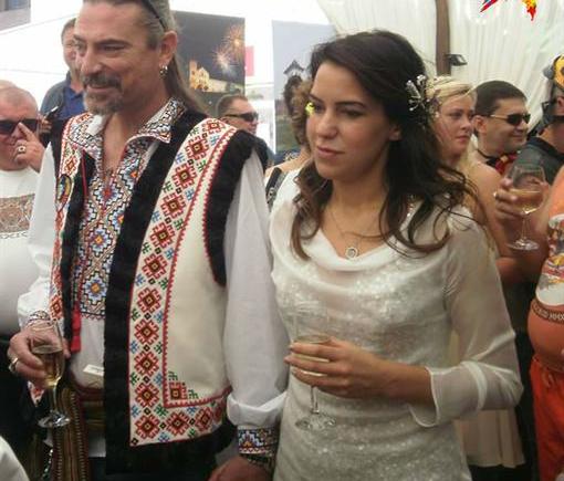 Женский костюм на свадьбу к дочери Женский костюм на свадьбу к дочери