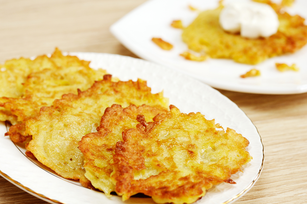Как сделать с картошки драники Как сделать с картошки драники