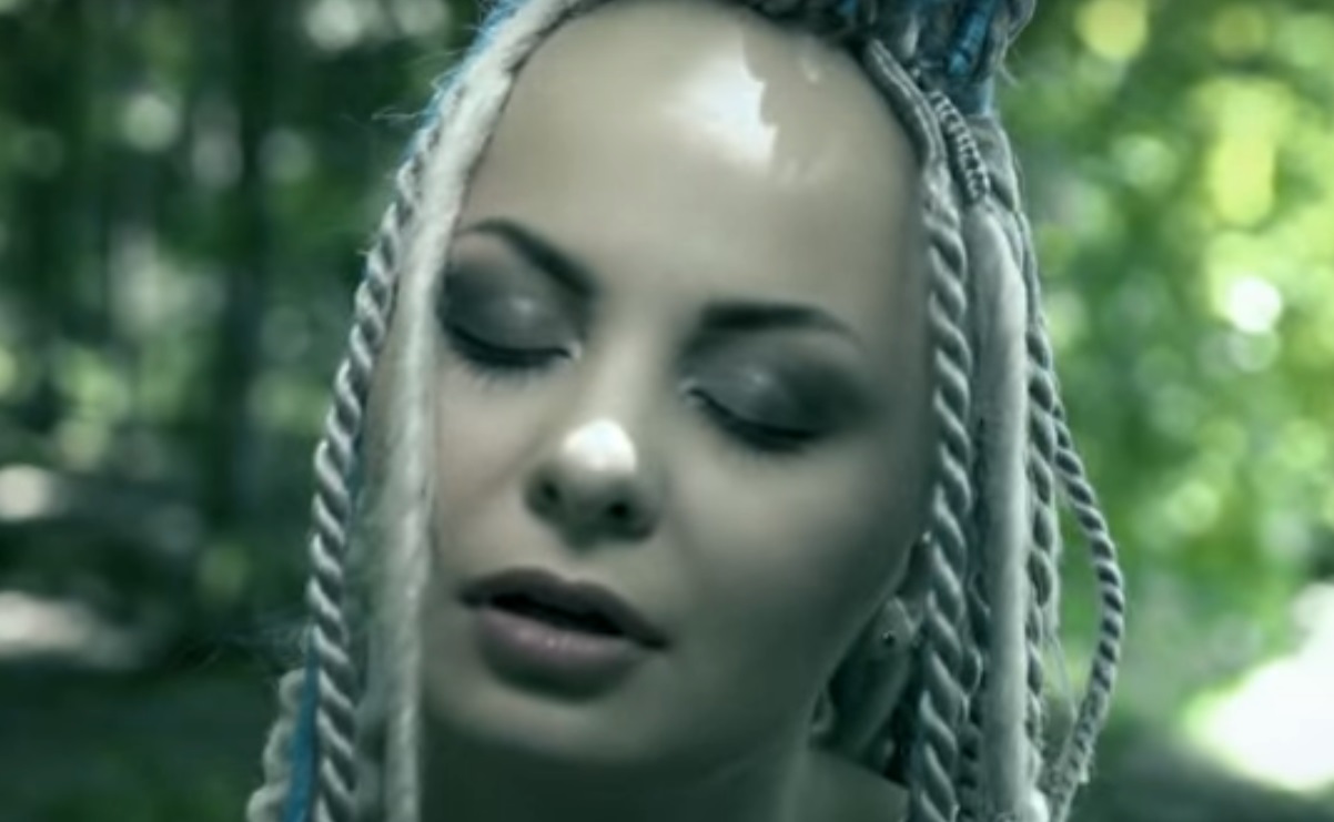 KiRA MАZUR