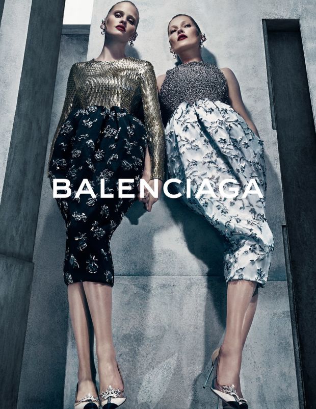 Кейт Мосс и Лара Стоун в рекламной кампании Balenciaga