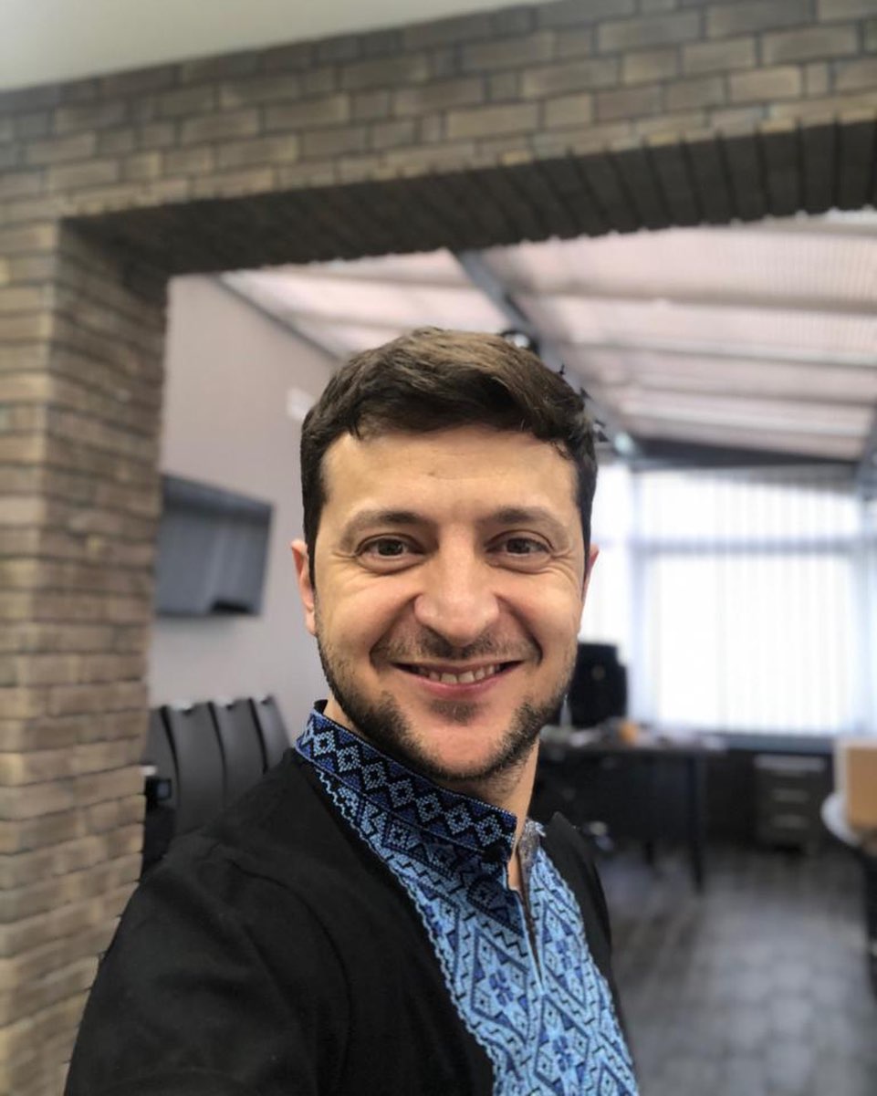 Джаред Лето, телешоу и духи: На кого подписан в Инстаграм новый президент Украины