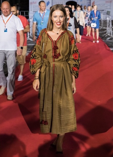 Ксения Собчак в наряде от украинского дизайнера