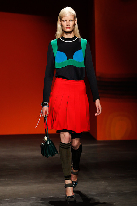 На создание новой коллекции Prada дизайнера вдохновило феминистическое движение