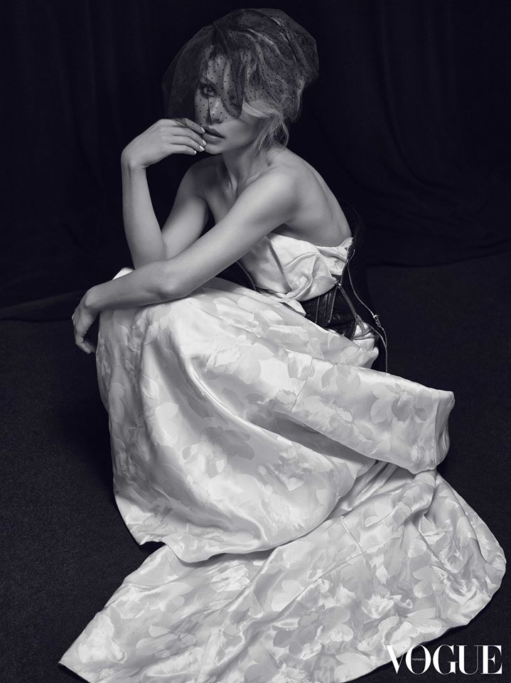 Певица Тина Кароль приняла участие во второй фотосессии для украинского Vogue