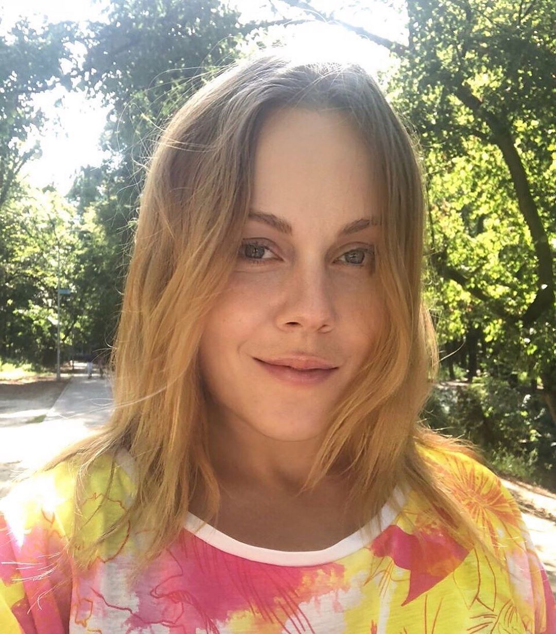 Alyosha призвала подписчиков сделать доброе дело