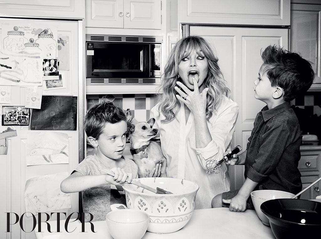 Актриса Голди Хоун в фотосессии для Porter
