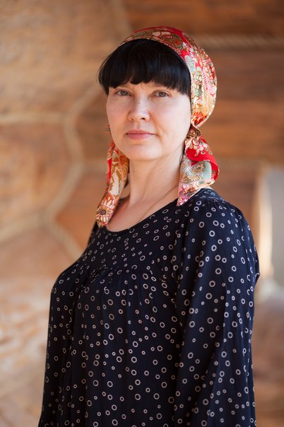 Коллекция ватников и платьев для женщин “Новороссии“ от Алены Стерлиговой