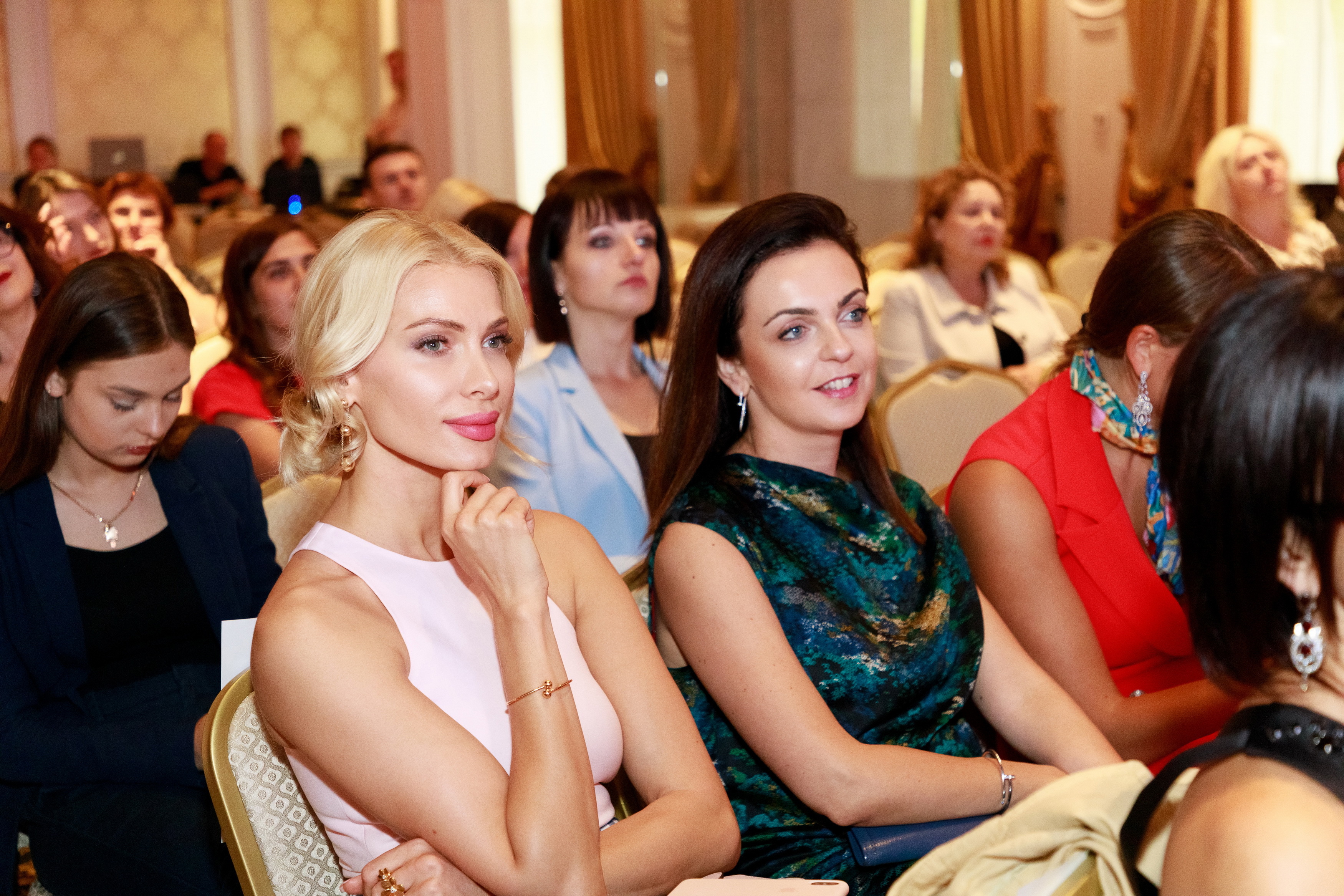 Международную женскую премию European Women Expert Awards - вручили самым успешным и целеустремленным