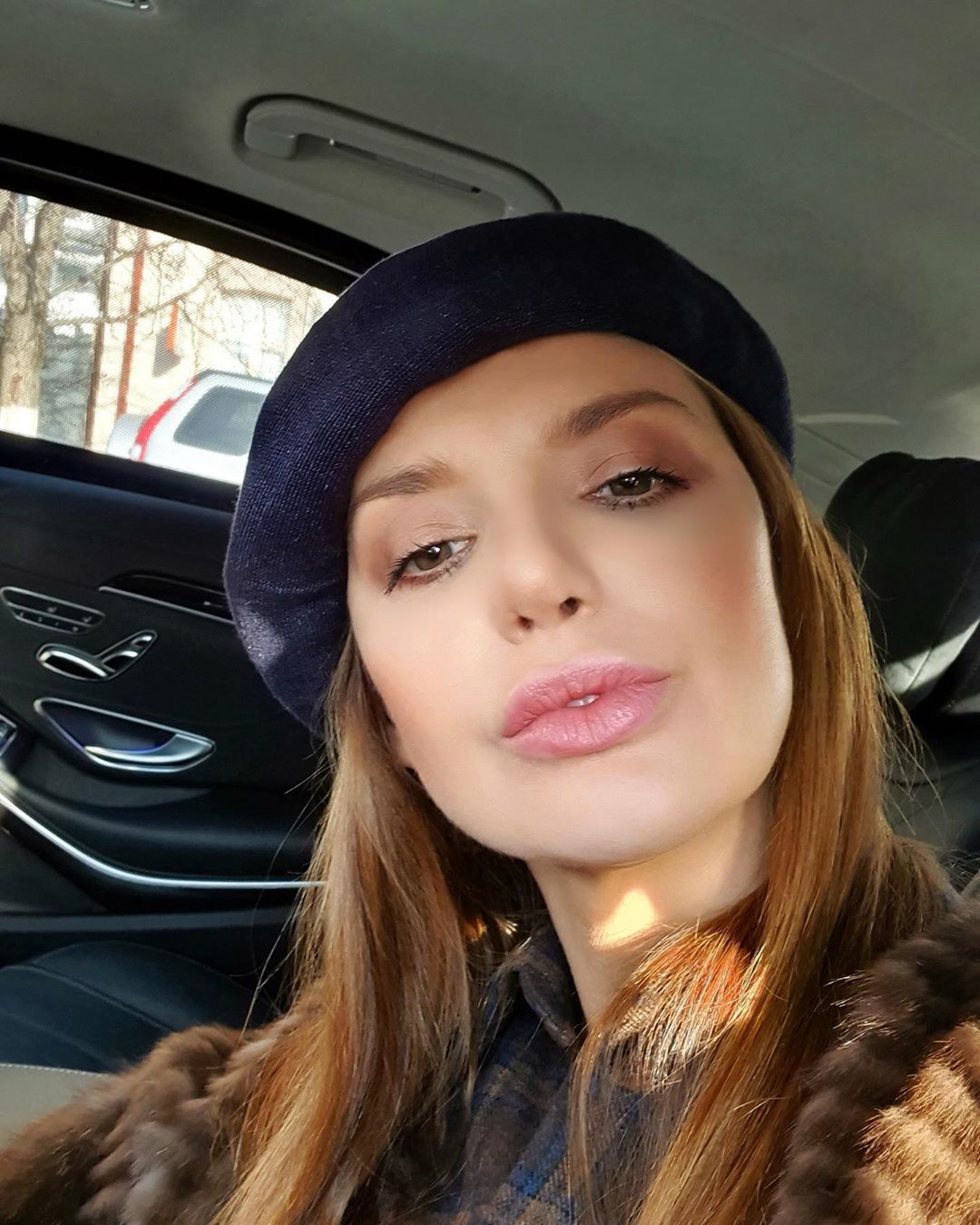 Закуталась в