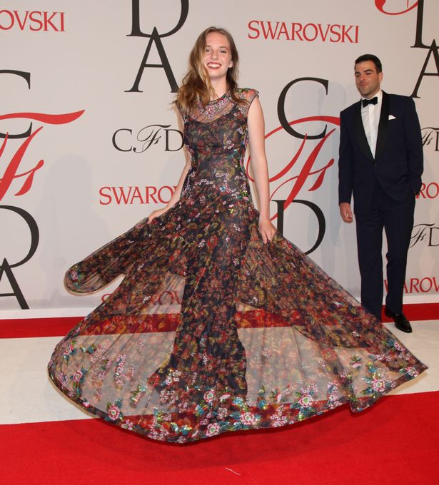Дочь актеров Умы Турман и Итана Хоука Майя на церемонии CFDA Awards