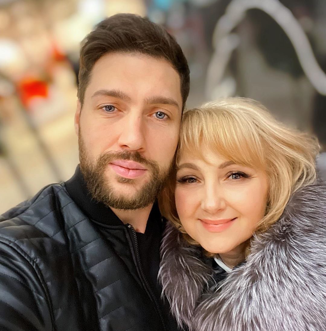 Ведущий