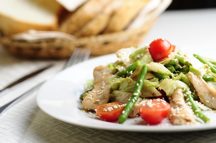 Салат со стручковой фасолью и куриной грудкой рецепт с Салат со стручковой фасолью и куриной грудкой рецепт с
