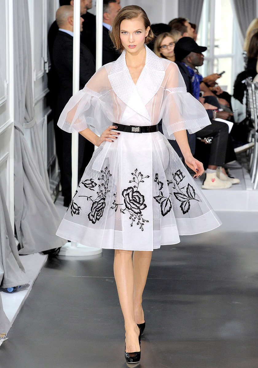 Upbeat fashion show music 66 Upbeat fashion show music 62