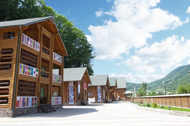 Британский образовательный лагерь DEC camp